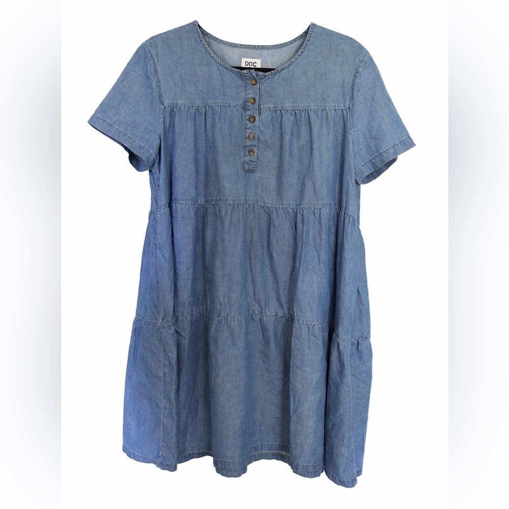 BDG  Women’s Light Blue Chambray Tiered Short Sleeve Western Dress. Size Large